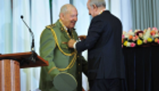 قايد صالح.. جنرال وضع "الدستور" بوصلته لقيادة الجزائر