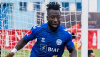 متصدر الدوري التونسي يكشف حقيقة رغبة الأهلي في التعاقد مع هدافه