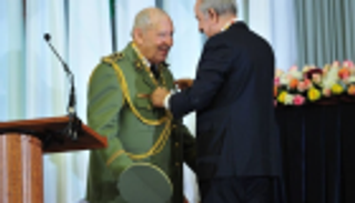 جنازة رئاسية ومجالس عزاء لقائد الجيش الجزائري 