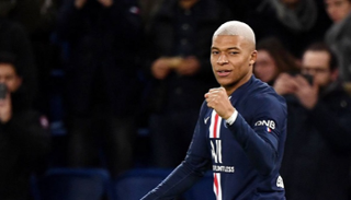 كيليان مبابي مهاجم باريس سان جيرمان