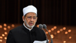 شيخ الأزهر يهنئ بابا الكنيسة الكاثوليكية بعيد الميلاد