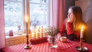 واجه وحدتك في الأعياد ولا تجزع منها - أرشيفية