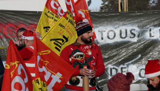 إضراب عمال النقل في فرنسا يدخل أسبوعه الرابع- الفرنسية