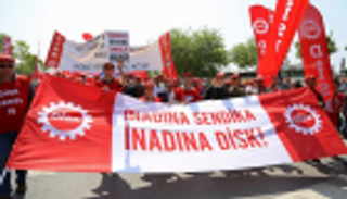 وقفة احتجاجية بتركيا تطالب أردوغان بـ"أجور عادلة"