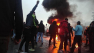 مظاهرات ضد خامنئي تجتاح كرمانشاه غربي إيران