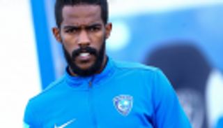 "ضغط المباريات".. نواف العابد يبرر تراجع مستوى الهلال السعودي