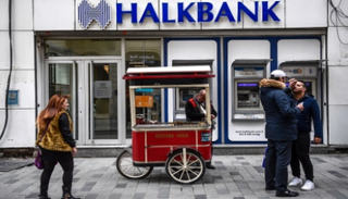 مقر "بنك خلق" في إسطنبول - أ ف ب