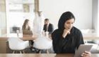 حتى بعد التقاعد.. العمل يحمي النساء من الاكتئاب