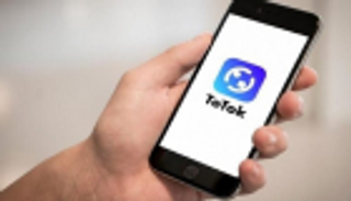 تطبيق ToTOk يتغلب على خطأ جوجل وأبل برسالة لمستخدميه
