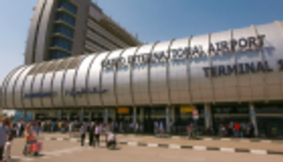 بـ402 رحلة وبابا نويل.. "مصر للطيران" تحتفل بأعياد الميلاد