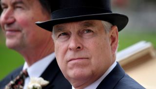 الأمير أندرو يبتعد عن الأنظار منذ تنحيه عن واجباته الملكية