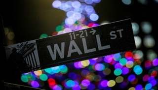 قمم قياسية مرتفعة لمؤشرات الأسهم الأمريكية الثلاثة