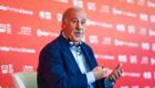 ديل بوسكي يثمن إقامة "لاليجا بروميسيز" بالإمارات