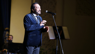 علي الحجار في حفل الجامعة الأمريكية