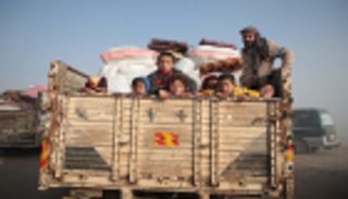 نزوح 235 ألف مدني خلال أسبوعين من معارك إدلب