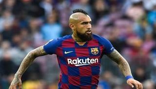 أرتورو فيدال لاعب وسط برشلونة