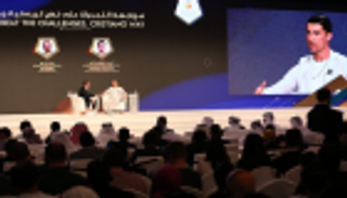 رونالدو يتوج بجائزة جلوب سوكر لأفضل لاعب في العالم
