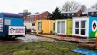 حاويات مجهزة تؤوي المشردين في بريطانيا