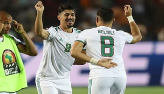 يوسف بلايلي لاعب منتخب الجزائر