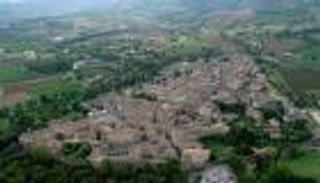 بيفانيا.. قرية إيطالية توقف الزمن بها عند العصور الوسطى