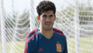 ألينيا يصل إلى إشبيلية لإتمام انضمامه لريال بيتيس