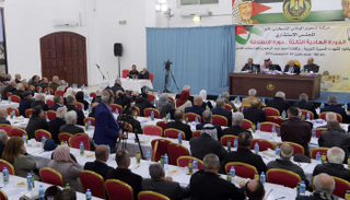 عباس في المجلس الاستشاري لحركة فتح