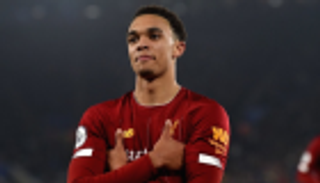 أرنولد يستخدم برشلونة لإبراز نجاحه في العقد الحالي