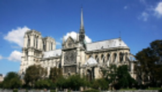 "نوتردام" و"قصر الكريستال".. معالم تاريخية التهمتها الحرائق 