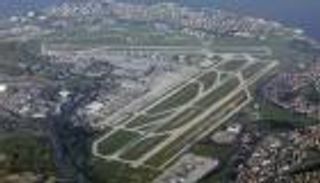 عاصفة "قوية" تشل حركة مطار إسطنبول الجديد