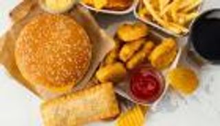 الغذاء غير الصحي قد يعرضك لفقدان البصر