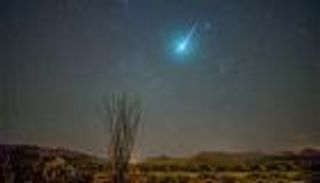 السماء تمطر شهبا الجمعة 