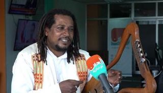 فنان السلام الإثيوبي يتغنى بعودة علاقات بلاده مع إريتريا