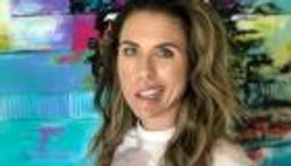 تستيقظ بوجه نصف مشلول.. والتوتر "متهم رئيسي"