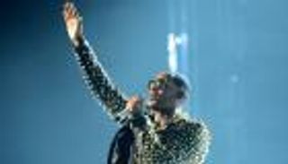 1.75 مليون دولار خسائر المطرب آر كيلي بعد فضيحة الاعتداء على قاصر