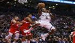 باكس يحافظ على الصدارة بالفوز على رابتورز