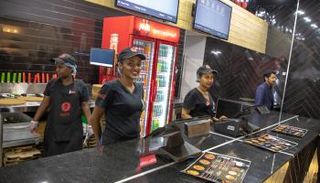 أول مطعم تديره النساء بالكامل في أديس أبابا