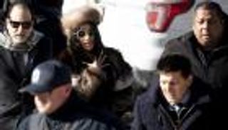 بالصور.. مشاجرة في ملهى ليلي تقود مطربة شهيرة إلى المحاكمة