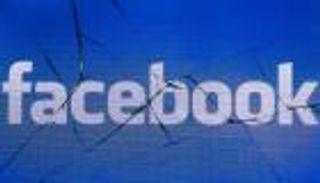 الفضائح تلاحق فيسبوك في عيد ميلاده الـ15