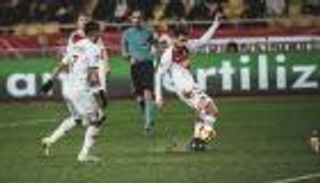 فابريجاس يسجل أول أهدافه بقميص موناكو 