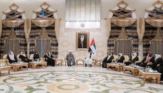 الشيخ محمد بن زايد خلال لقائه الإمام الأكبر الدكتور أحمد الطيب