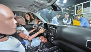 هيونداي تصمم وسائد هوائية جديدة لحماية الركاب من الاصطدامات 