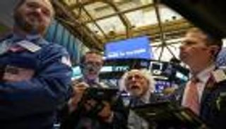 وول ستريت تغلق مرتفعة بدعم من أسهم التكنولوجيا