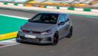 فولكس تتراجع عن طرح نسخة كهربائية من سيارة Golf GTI