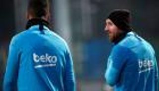 بالصور: ميسي يعود لتدريبات برشلونة قبل الكلاسيكو