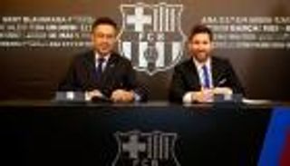 رئيس برشلونة يوضح موقفه بشأن تمديد عقد ميسي