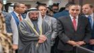 بالصور.. حاكم الشارقة يفتتح معهدا للتدريب في نقابة الصحفيين المصرية
