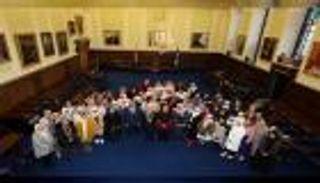 عمدة دندي يستقبل طالبات “التعددية الثقافية” بكلية آل مكتوم في اسكتلندا