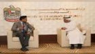 الإمارات وباكستان تبحثان التعاون في مجالات العمل