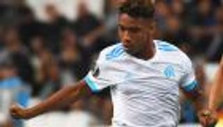 ميلان ينافس قطبي لندن على موهبة مارسيليا الدفاعية