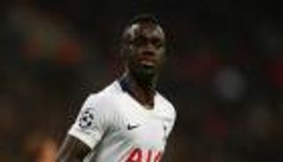 مدافع توتنهام يقلل من تأثير غياب نجمي الفريق